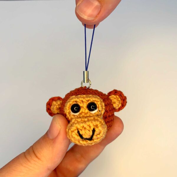 Návod na háčkovaný přívěsek na klíče - opička