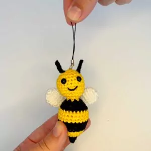 Návod na háčkovaný přívěsek na klíče - včelička